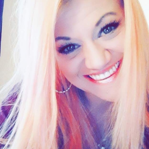 Meet your Posher, Lindsey - Picture 4 of 7